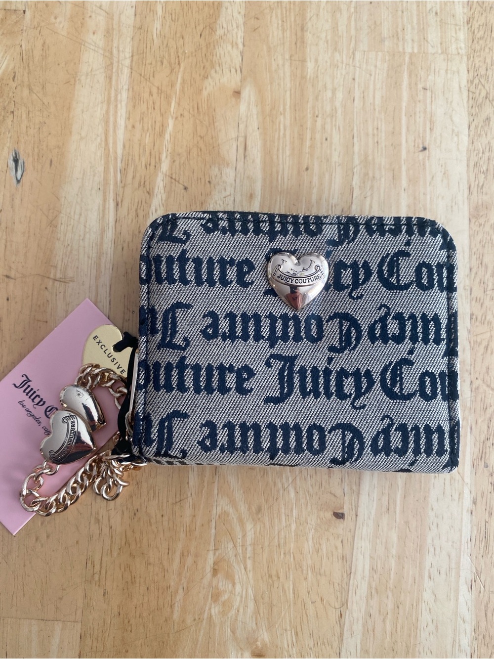 Juicy Couture Logo Zip Wallet w Heart chain wristlet Accent & card section NWT